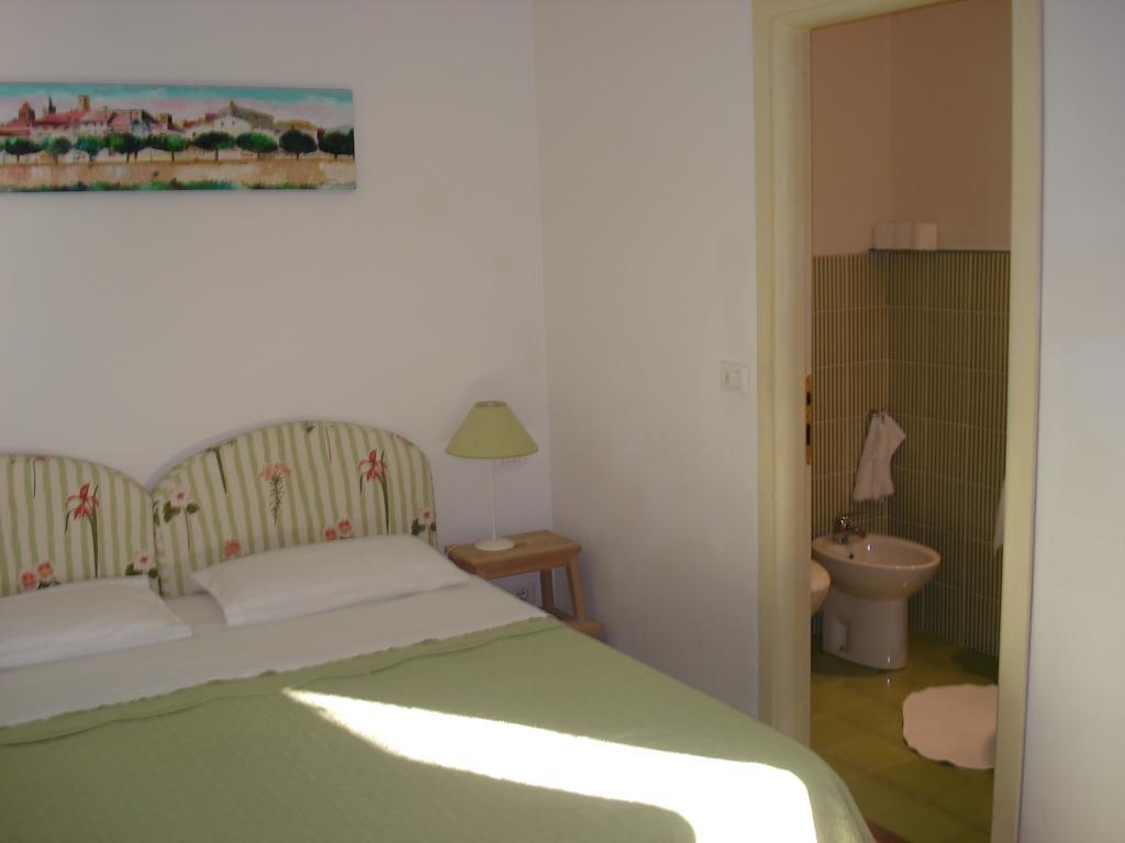 Agriturismo La Vecchia Dolceacqua Villa Стая снимка